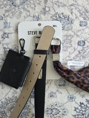 Steve Madden Black Cardholder And  Belt & Leopard-Print Keyring Set